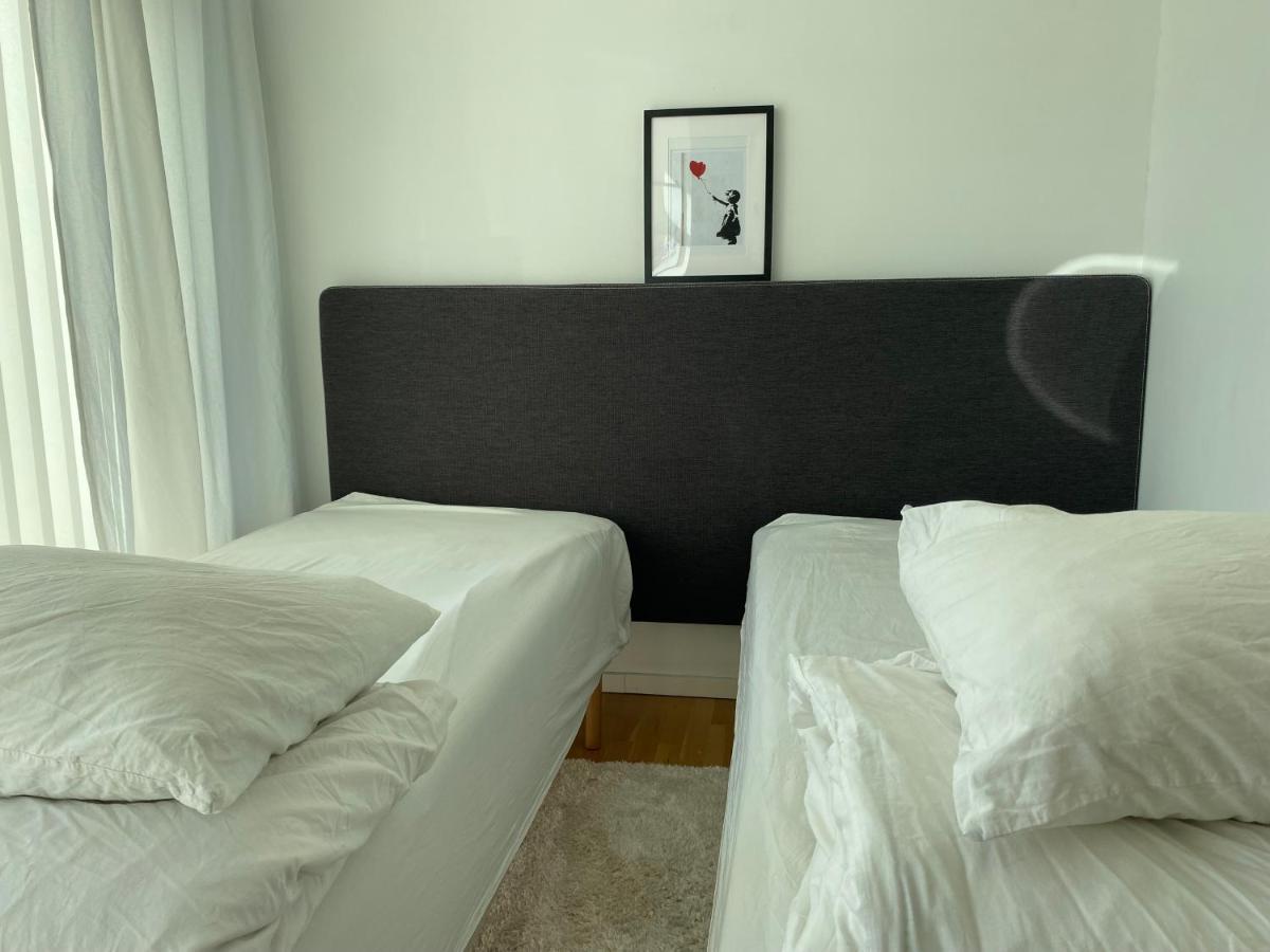 Exclusive 2 Level Etage Next To Arlanda-City Metro สต็อกโฮล์ม ภายนอก รูปภาพ