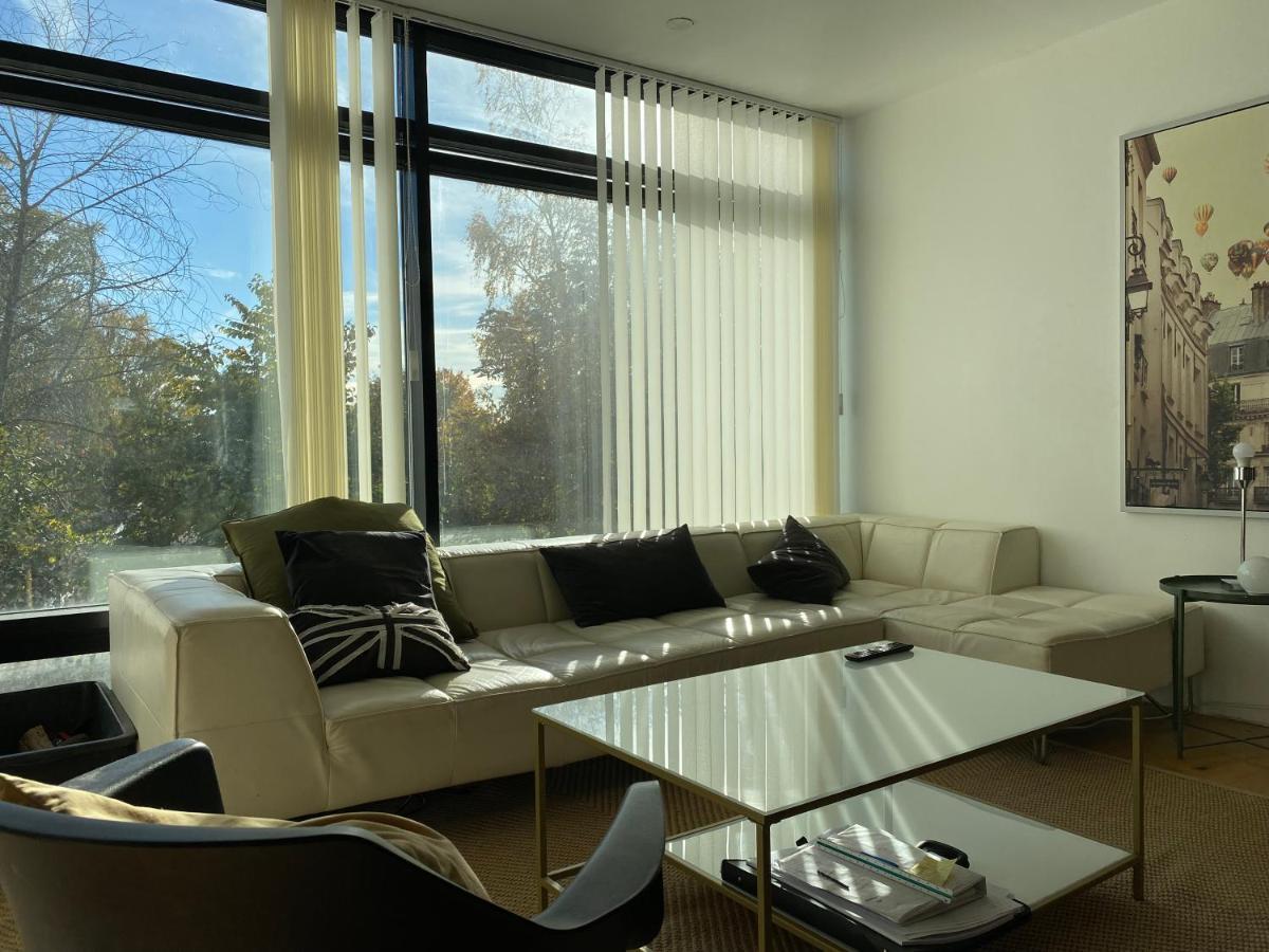Exclusive 2 Level Etage Next To Arlanda-City Metro สต็อกโฮล์ม ภายนอก รูปภาพ